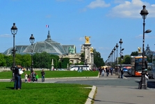 Most Alexandra III. v pozadí strecha Veľkého paláca